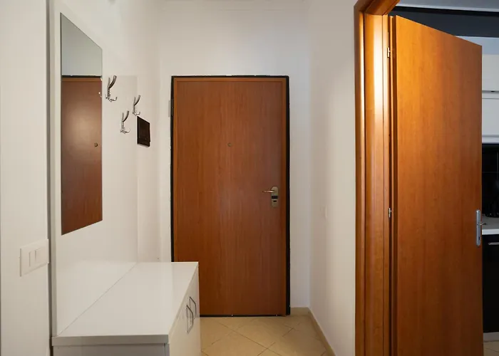 Sea View-sunlit Coast